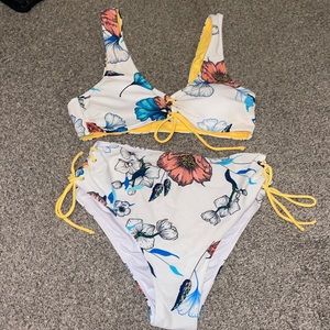 Bikini with adorable pattern & reversible top